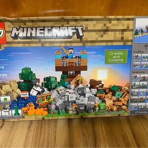 NIB LEGO Minecraft Creative Adventure Set - Green, Brown, Gray